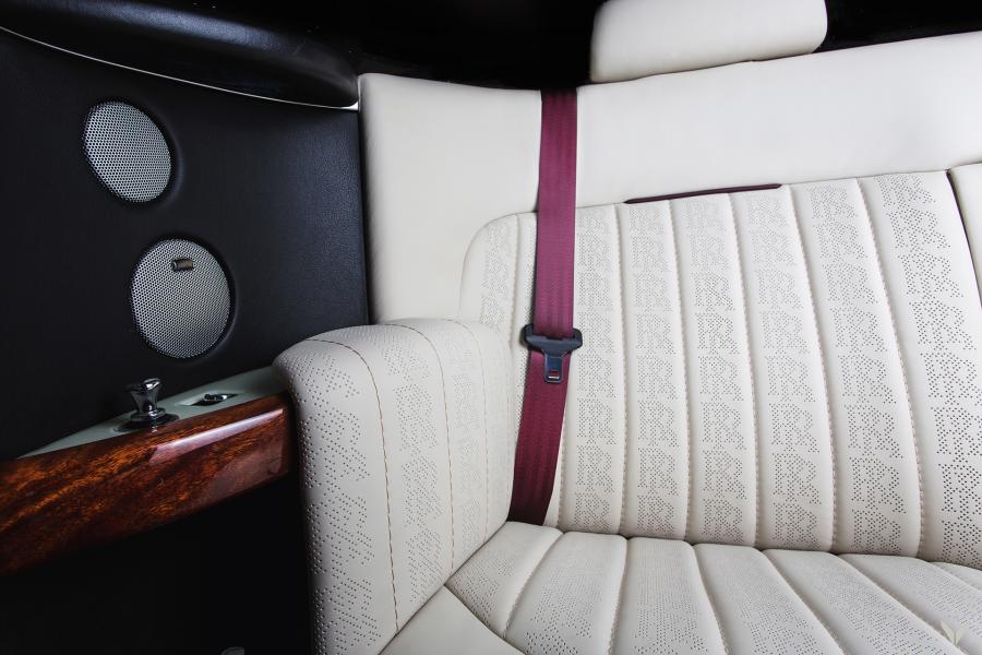 Интерьер Rolls-Royce Phantom Drophead Coupe by Vilner 2018 года  (фото 12 из 16)
